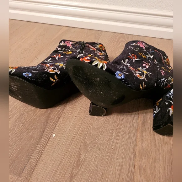 Lulu's Black Floral Embroidered Ankle Boots - Picture 7 of 10